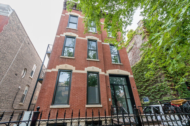 Building Photo - 2026 N Sheffield Ave Unit 3R Rental