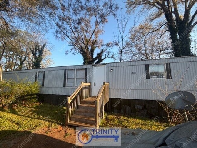 Building Photo - Ready Now! Cute two bed mobile home in Greenville!