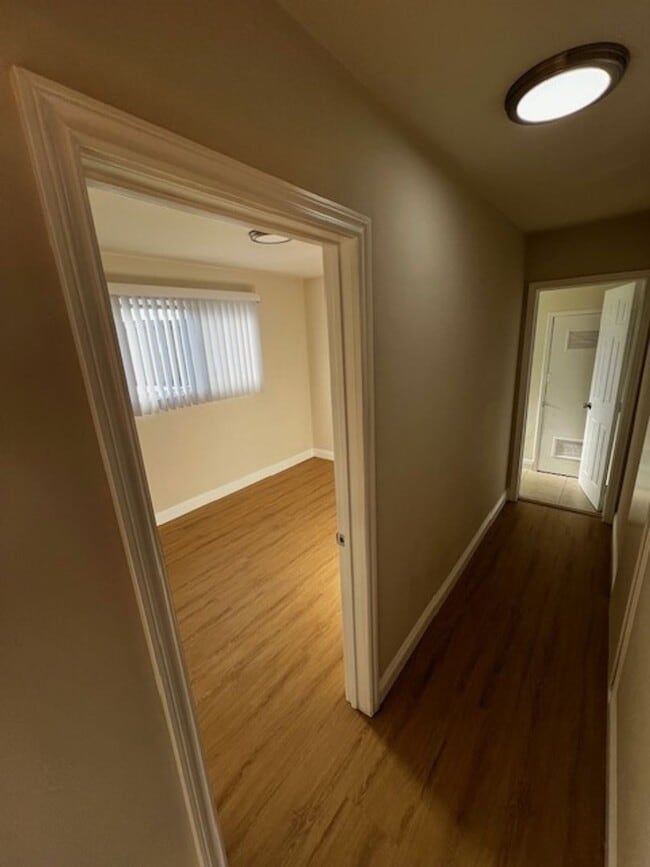 Photo - 2br - 1/2 twin Home with yard , garage and lots of parking