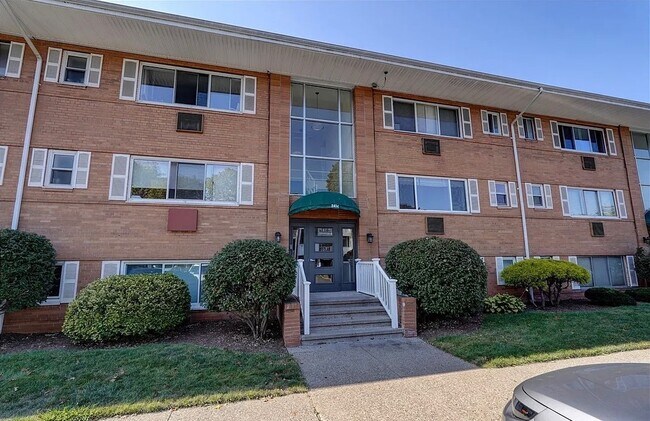 Photo - 2434 East Ave