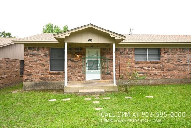 Building Photo - 806 Fleetwood-