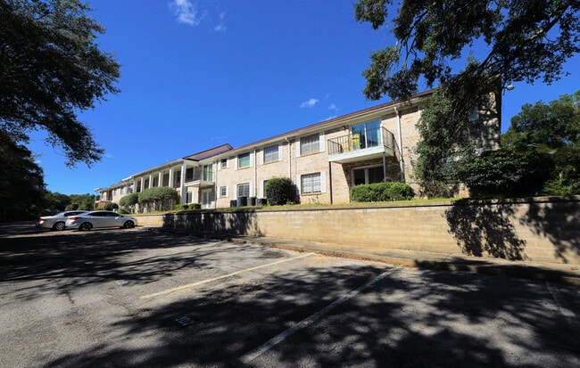 Building Photo - 116 Country Club Dr Unit 116