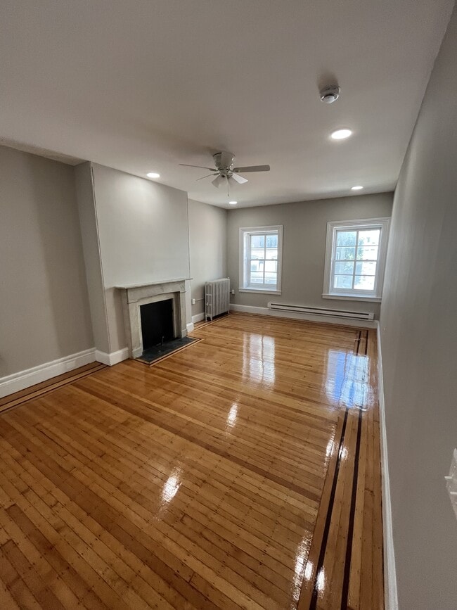 Building Photo - 1826 Spruce St Unit 4