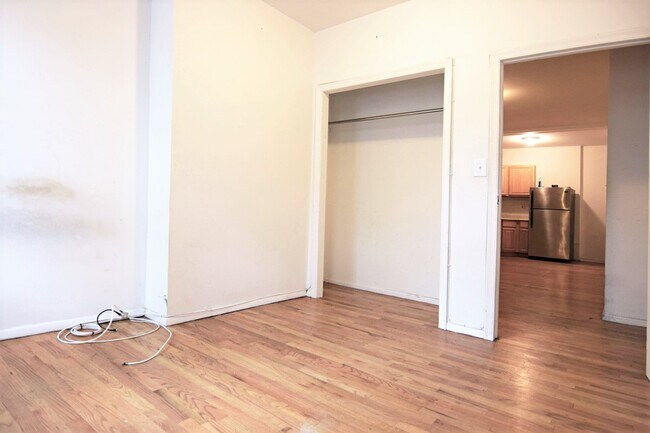 Photo - 178 Kingsland Ave Apartments
