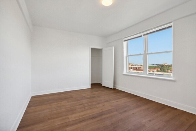 Photo - 26 E 14th St Unit 504