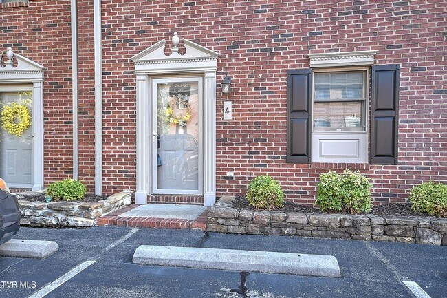 Photo - 2 Bedroom 1.5 Bath Townhome for Rent