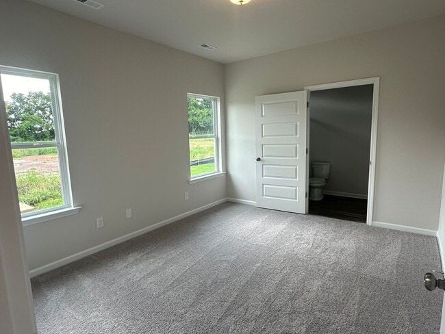 Photo - 1129 Birkhall Blvd NW