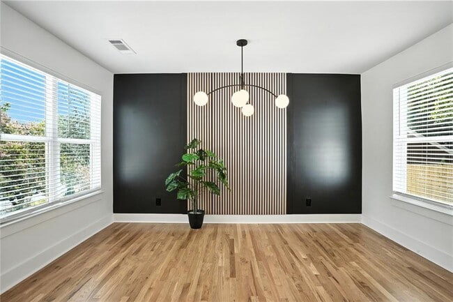 Photo - 1597 Glenwood Ave SE