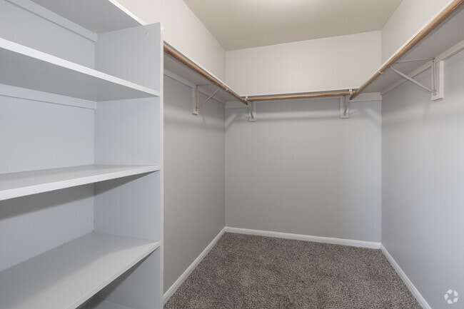 3BR, 2BA Closet