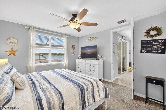 Photo - 14582 Edgewater Cir