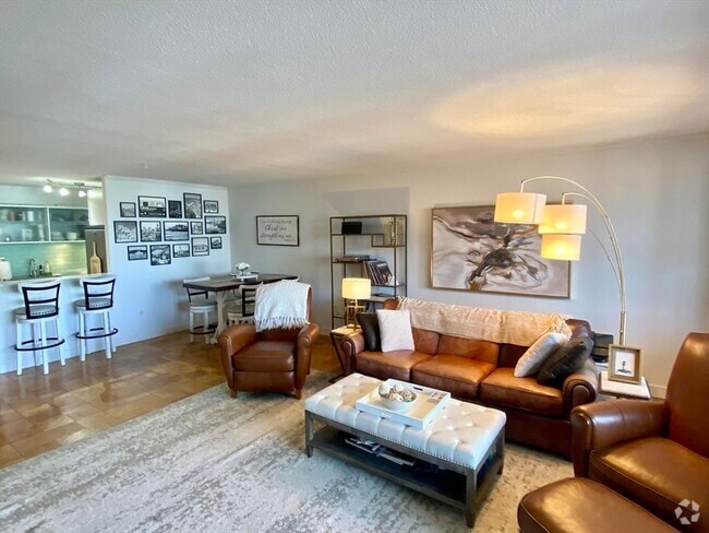 Building Photo - 9 Hawthorne Pl Unit 15R Rental