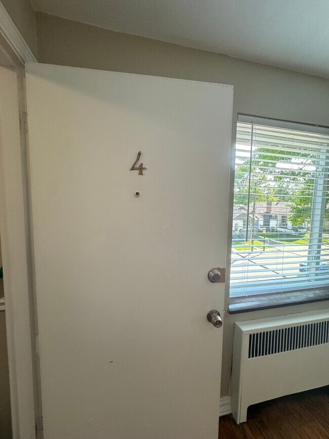 Photo - 2814 Lawndale Ave Unit 4