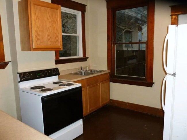 Photo - 635 Straight St Unit 635s