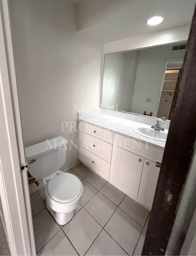 Photo - COL3701 Unit 1
