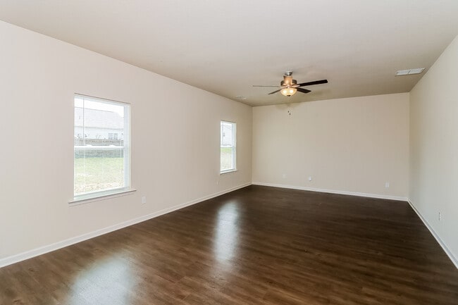Photo - 156 Innis Brk Cir