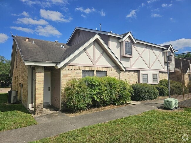 Building Photo - 1983 Country Village Blvd Rental