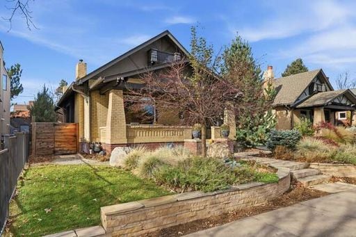 Photo - Beautiful 3 Bedroom Craftsman Bungalow Furnished or Unfurnished Available NOW!