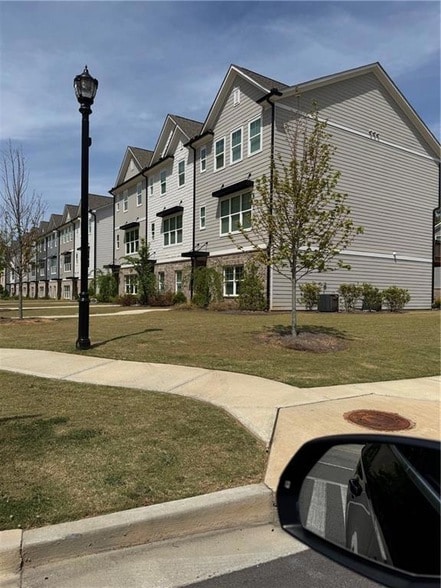 Photo - 1204 Ainsworth Alley