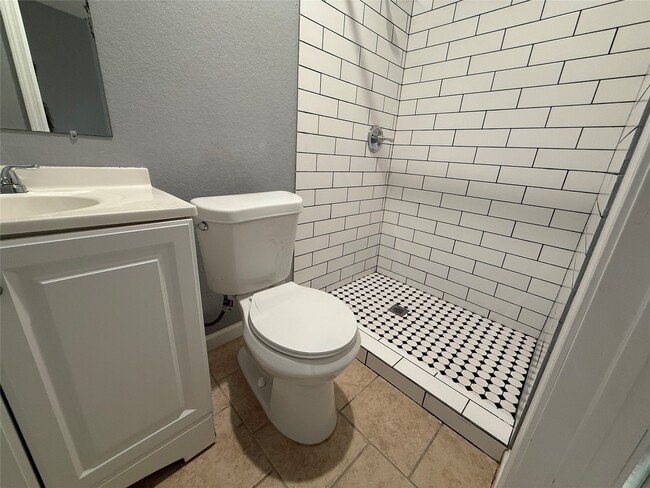 Photo - 2909 King St Unit D