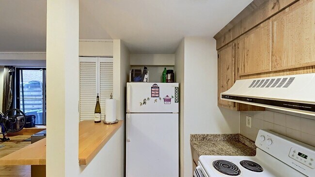 Photo - 111 Gainsborough St Unit 005