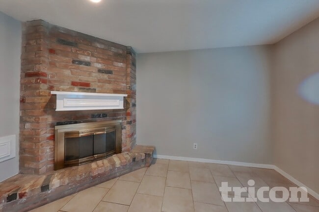 Photo - 16726 Britford