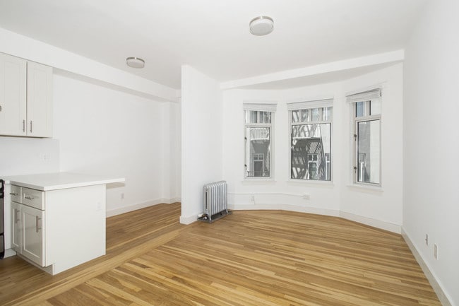 Photo - 1320-1380 Lombard