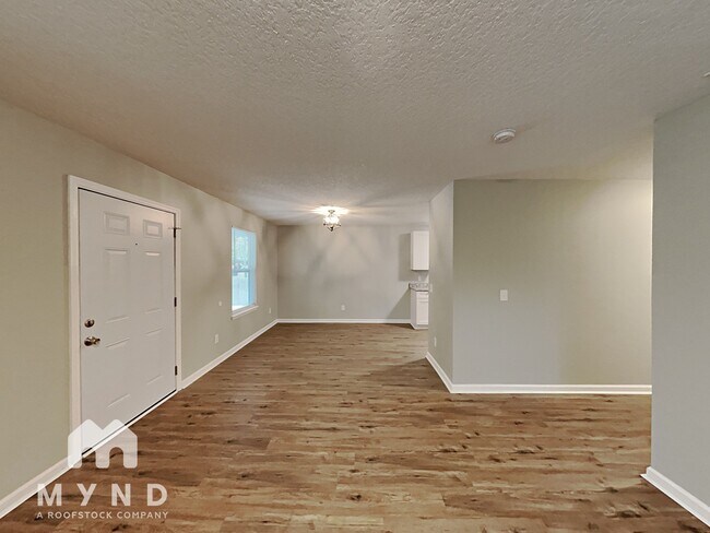 Photo - 3055 Dignan St