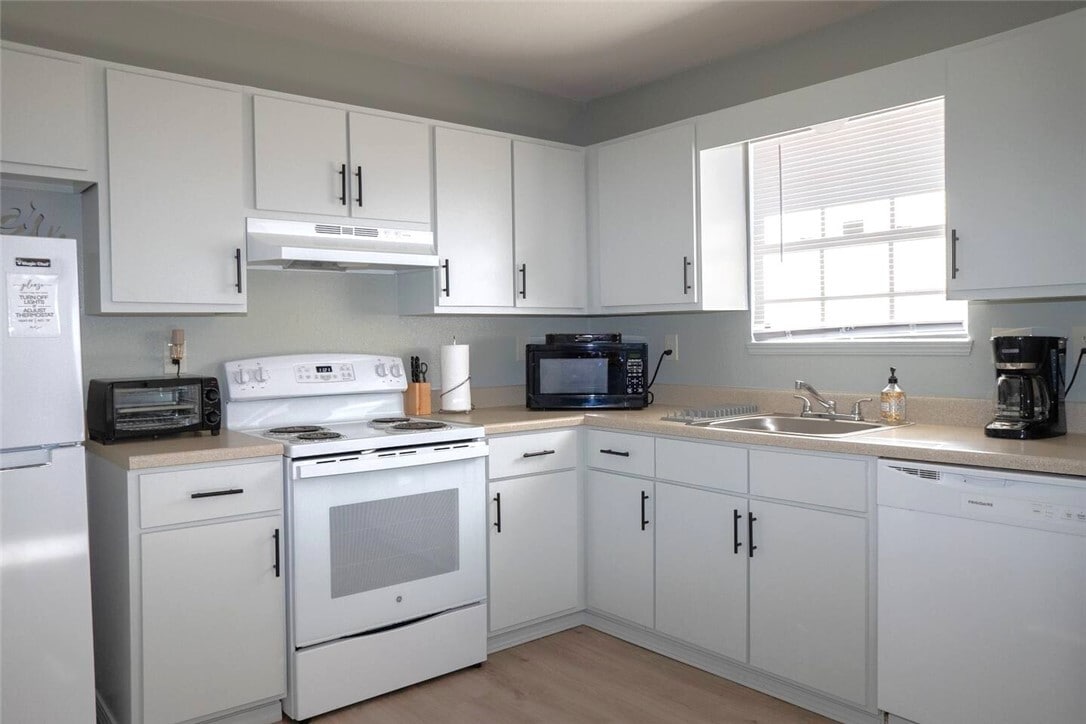 Photo - 502 SE B St Unit C