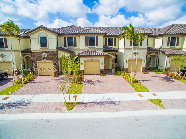 3309 W 94th Terrace