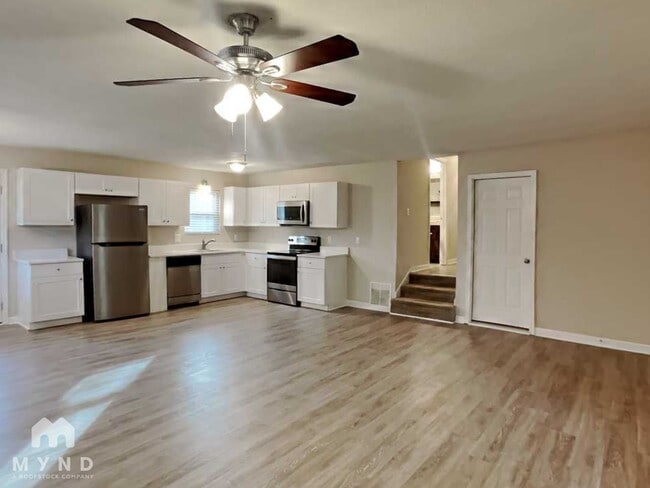 Photo - 456 Hardy Way