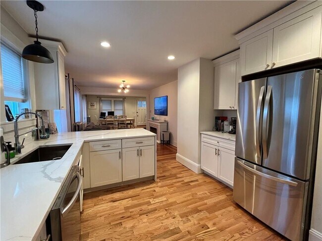 Photo - 16 Apthorp Ave