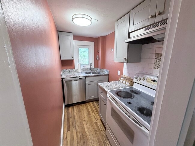 Photo - 359 Village St Unidad 3