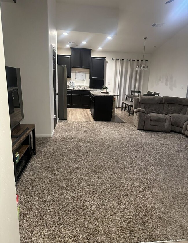 Photo - 799 W Brown Ave