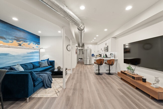 1543 N Claremont Ave Unit SI ID1244946P