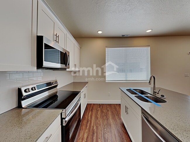 Photo - 322 N Gibbons Ln