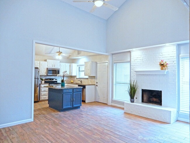 Photo - 3636 Country Club Dr W