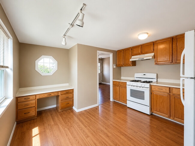 Photo - 310 Johnson St