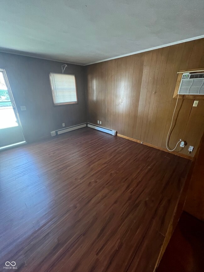 Photo - 107 Wallace Dr