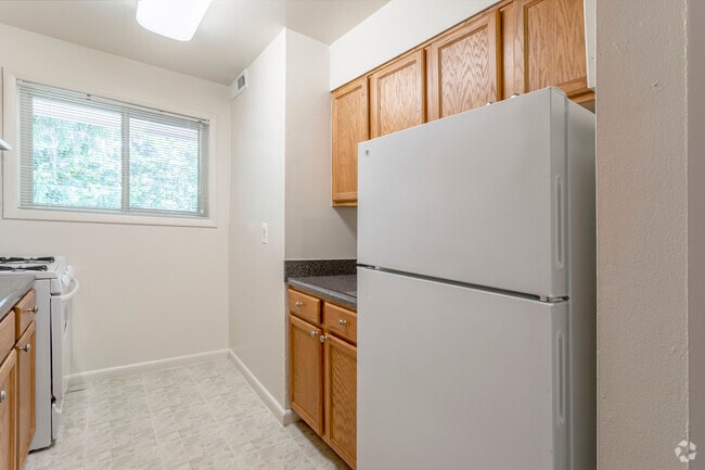 3 BR, 2 BA - 1,060 SF