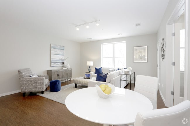 1 Bed+Den - Dining Area