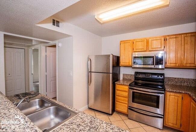 Photo - Beautiful & Inviting 3Bdm 2Ba Condo at Tuscan Villas