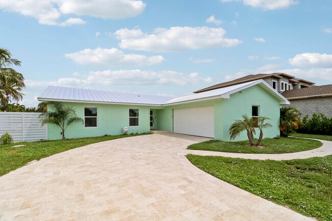 Photo - 2443 E Edgewater Dr