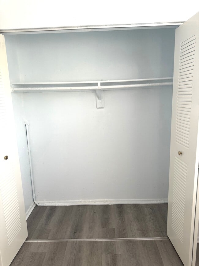 El Jardin Apartments