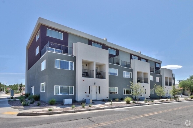 Building Photo - TownHomes Nob Hill