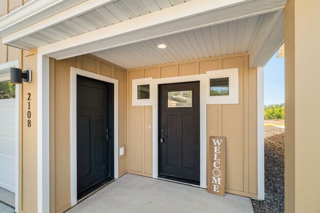 Photo - AVAILABLE November! -  3 Bed 3 Bath brand ...