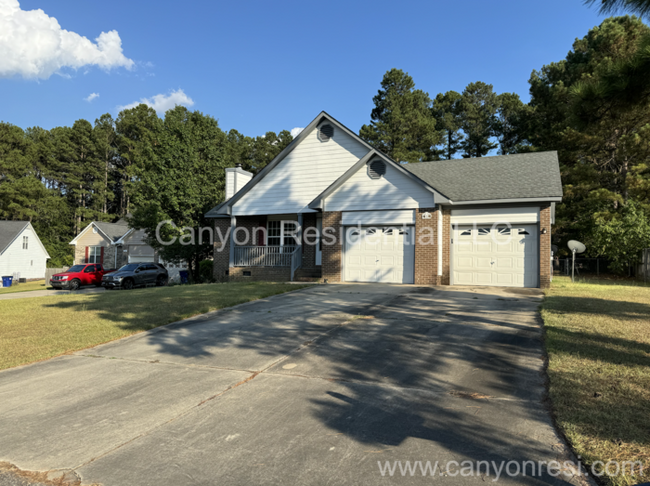 Charming Brick-Front Cul-de-Sac Retreat wi... - Charming Brick-Front Cul-de-Sac Retreat wi... House