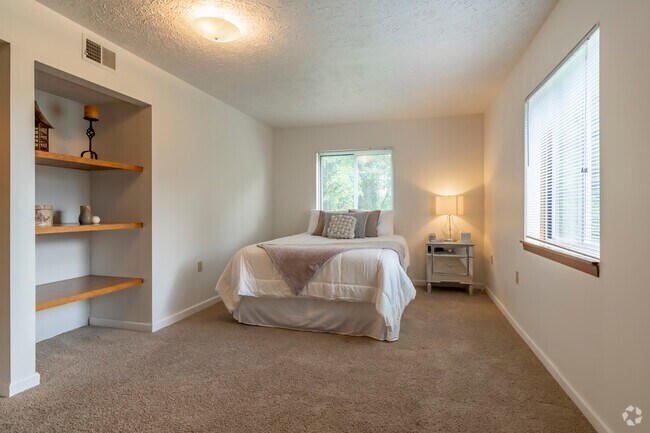 2BR, 2BA - 950SF - Bedroom 1