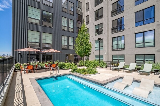 Building Photo - Oso Apartments