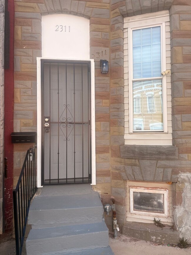 Building Photo - Fully Updated 3BR Home in East Baltimore – Modern Kitchen & Move-In Ready!