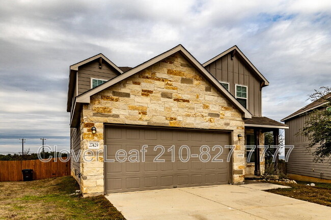 Photo - 27429 Emilie Cyn